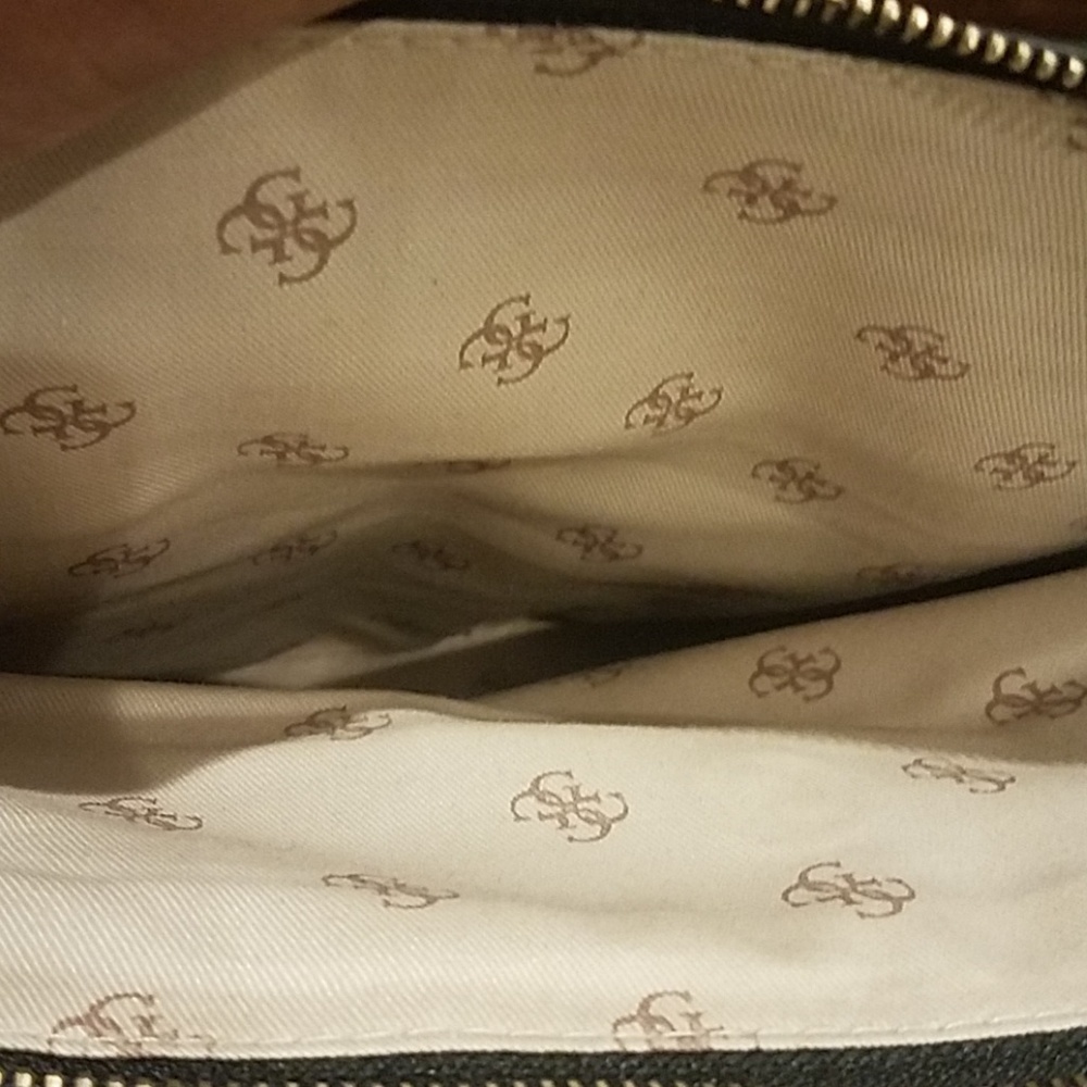 NWOT Black Textured Purse By Guess. - Picture 5 of 7